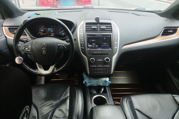 Used Lincoln MKC 2014 2.0T Four-Wheel Drive Luxury Edition Center Console