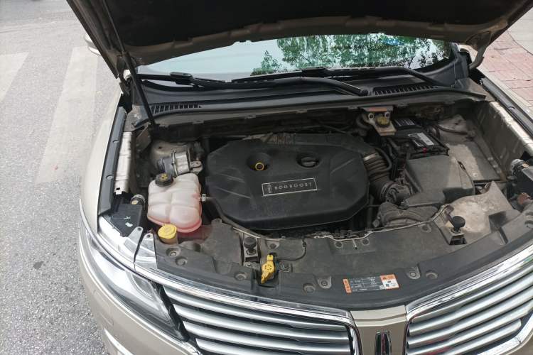 Used Lincoln MKC 2014 2.0T Four-Wheel Drive Luxury Edition Engine Bay Right