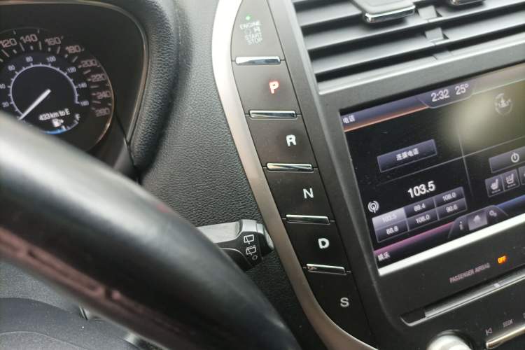 Used Lincoln MKC 2014 2.0T Four-Wheel Drive Luxury Edition Gear Lever