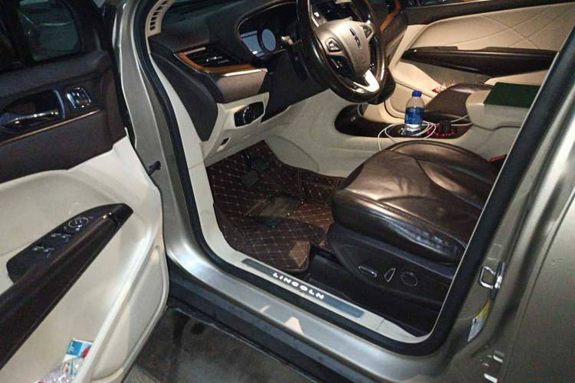 Used Lincoln MKC 2014 2.0T Four-Wheel Drive Prestige Edition Interior 3