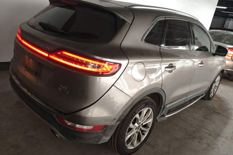 Used Lincoln MKC 2014 2.0T Two-Wheel-Drive Luxury Edition Rear Right 45 Deg