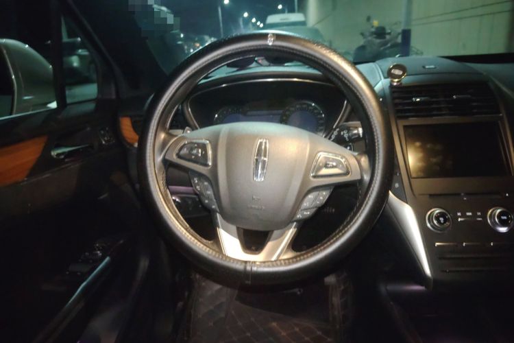Used Lincoln MKC 2014 2.0T Two-Wheel-Drive Luxury Edition Steering Wheel