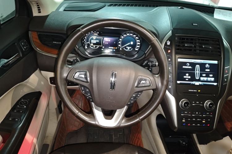 Used Lincoln MKC 2014 2.0T Two-Wheel-Drive Luxury Edition Steering Wheel