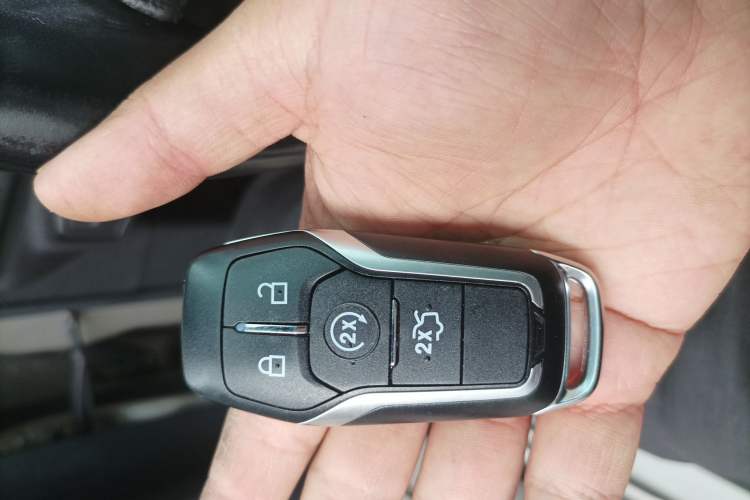 Used Lincoln MKC 2014 2.0T Four-Wheel Drive Luxury Edition Vehicle Key