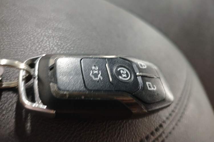 Used Lincoln MKC 2014 2.0T Two-Wheel-Drive Luxury Edition Vehicle Key