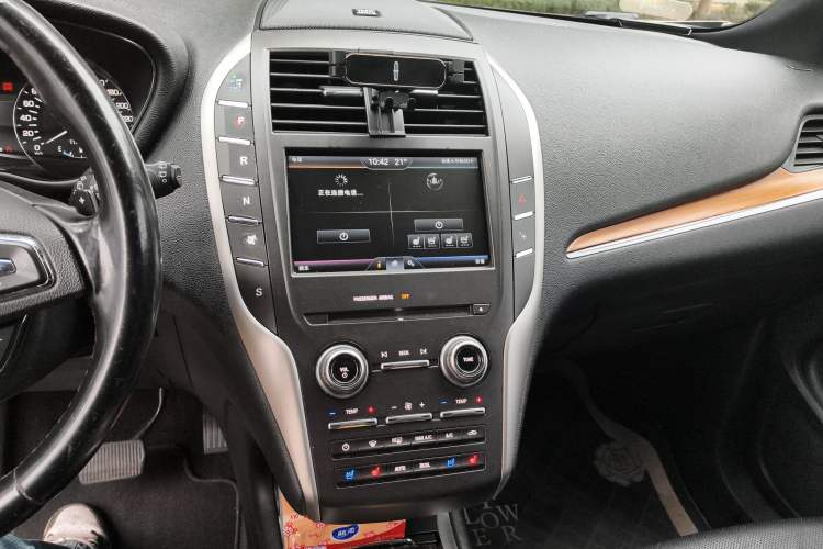 Used Lincoln MKC 2014 2.0T Two-Wheel-Drive Luxury Edition Audio And AC Panel