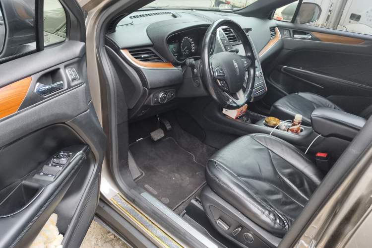 Used Lincoln MKC 2014 2.0T Two-Wheel-Drive Luxury Edition Driver Seat