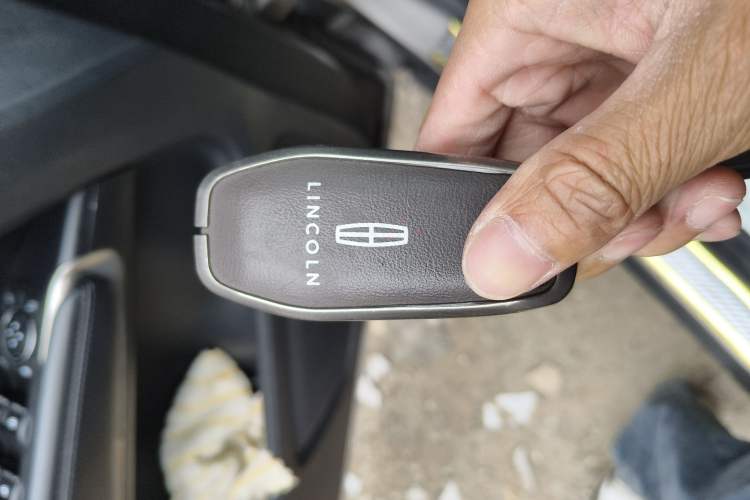Used Lincoln MKC 2014 2.0T Two-Wheel-Drive Luxury Edition Vehicle Key