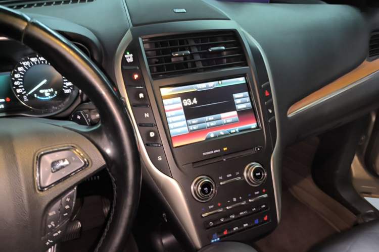 Used Lincoln MKC 2014 2.0T Two-Wheel-Drive Luxury Edition Audio And AC Panel