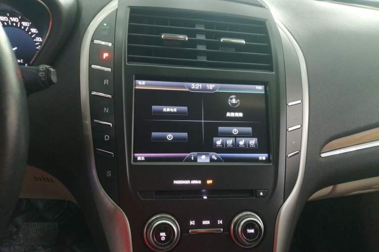 Used Lincoln MKC 2014 2.0T Four-Wheel Drive Luxury Edition Audio And AC Panel