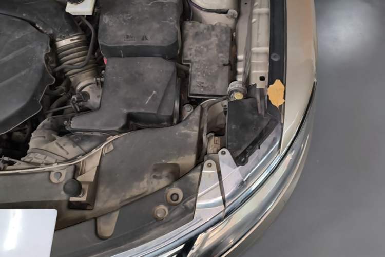 Used Lincoln MKC 2014 2.0T Two-Wheel-Drive Luxury Edition Engine Bay Left