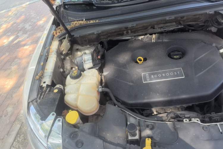 Used Lincoln MKC 2014 2.0T Four-Wheel Drive Prestige Edition Engine Bay Right