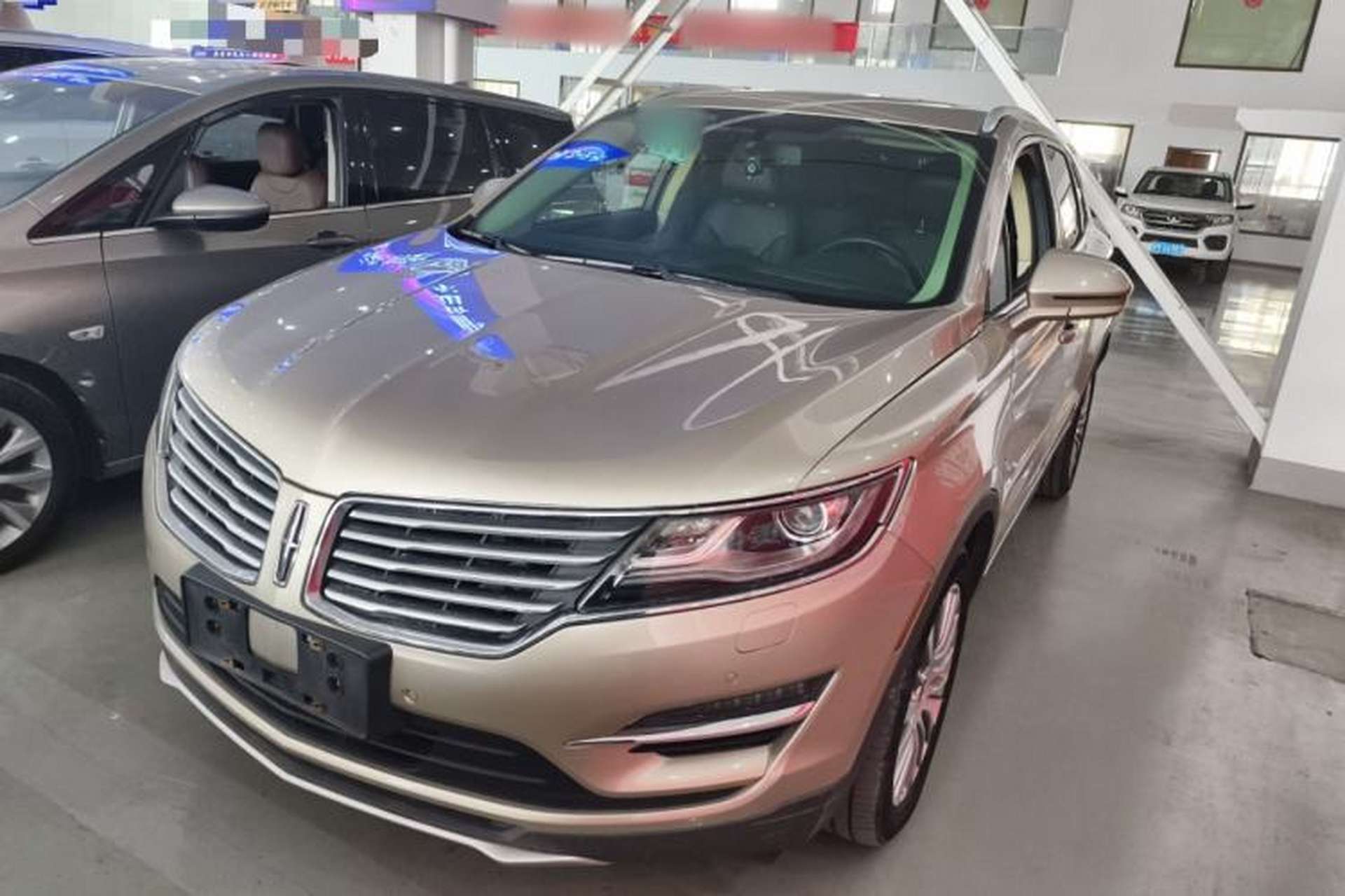 Used Lincoln MKC 2014 2.0T Four-Wheel Drive Luxury Edition Front Left 45 Deg