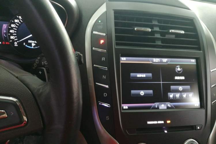 Used Lincoln MKC 2014 2.0T Four-Wheel Drive Luxury Edition Gear Lever