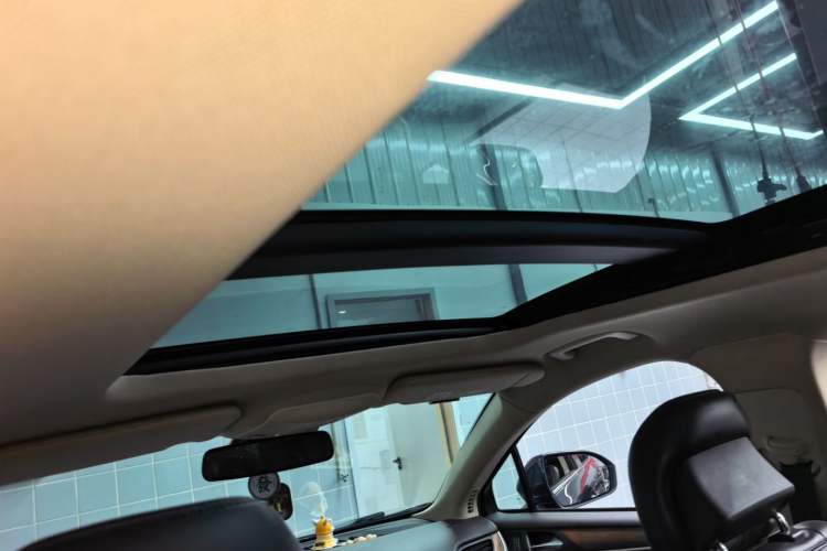 Used Lincoln MKC 2014 2.0T Four-Wheel Drive Prestige Edition Headliner