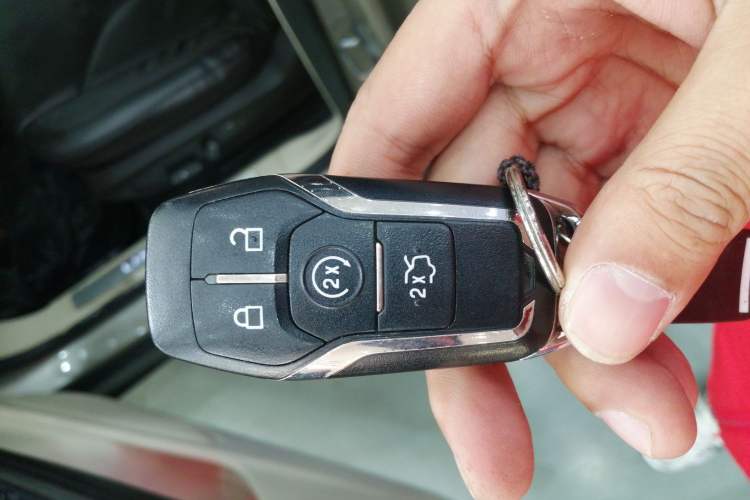 Used Lincoln MKC 2014 2.0T Four-Wheel Drive Luxury Edition Interior 1