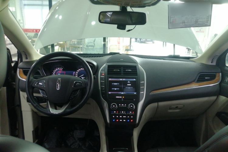 Used Lincoln MKC 2014 2.0T Four-Wheel Drive Luxury Edition Interior 2