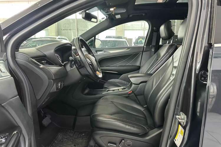 Used Lincoln MKC 2014 2.0T Two-Wheel Drive Deluxe Edition Interior 2