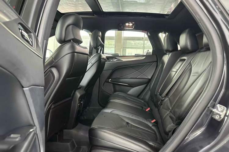 Used Lincoln MKC 2014 2.0T Two-Wheel Drive Deluxe Edition Interior 3