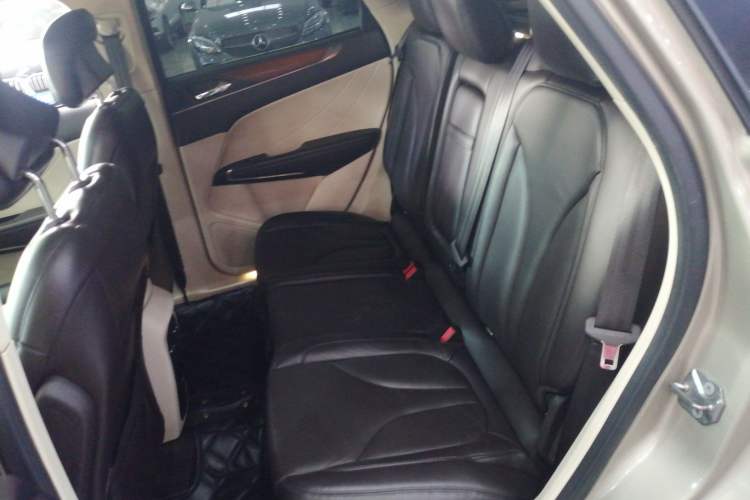 Used Lincoln MKC 2014 2.0T Four-Wheel Drive Luxury Edition Interior 4