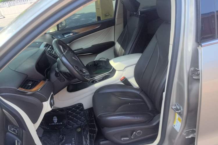 Used Lincoln MKC 2014 2.0T Four-Wheel Drive Prestige Edition Left Front Seat