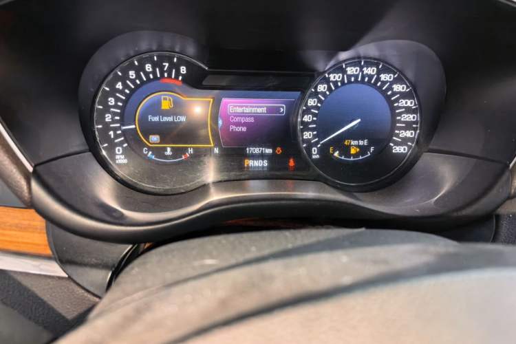 Used Lincoln MKC 2014 2.0T Four-Wheel Drive Prestige Edition Odometer Close Up