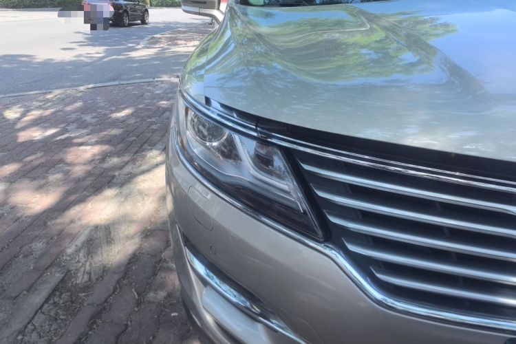 Used Lincoln MKC 2014 2.0T Four-Wheel Drive Prestige Edition Right Front Headlight