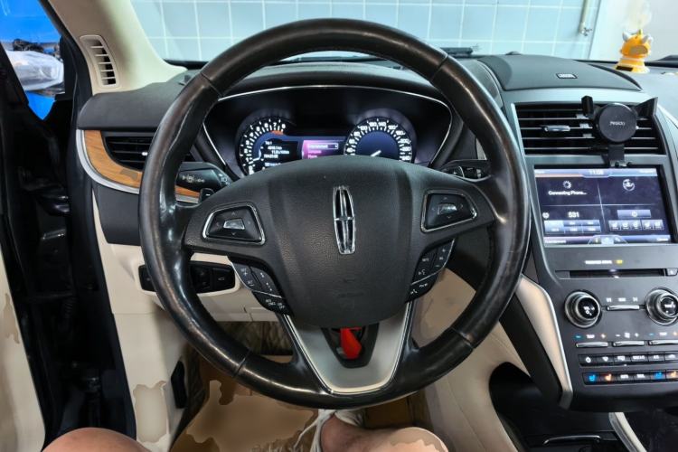 Used Lincoln MKC 2014 2.0T Four-Wheel Drive Prestige Edition Steering Wheel