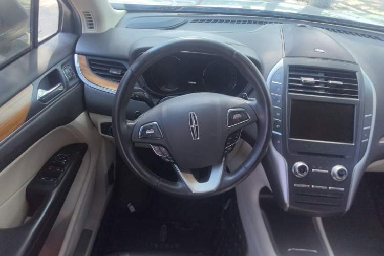 Used Lincoln MKC 2014 2.0T Four-Wheel Drive Prestige Edition Steering Wheel