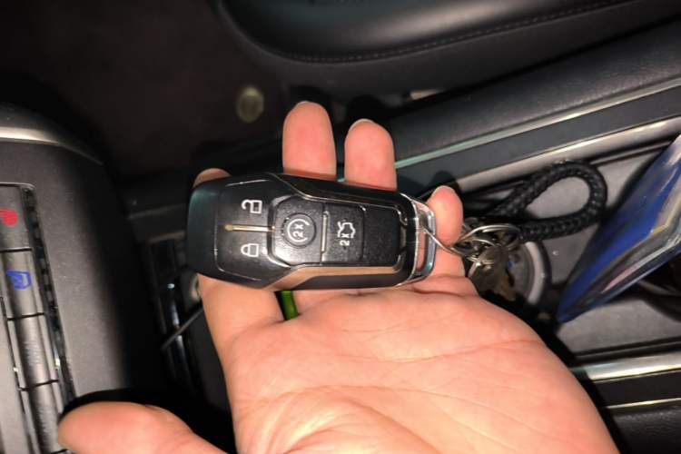 Used Lincoln MKC 2014 2.0T Two-Wheel-Drive Luxury Edition Vehicle Key
