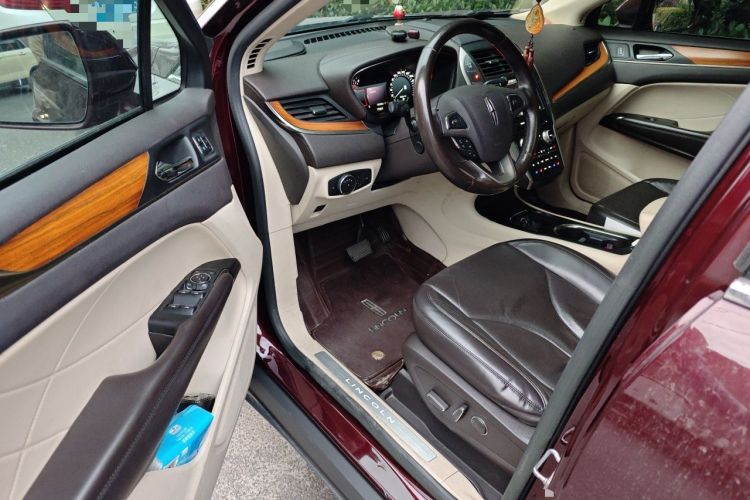 Used Lincoln MKC 2014 2.0T Two-Wheel-Drive Luxury Edition Driver Seat