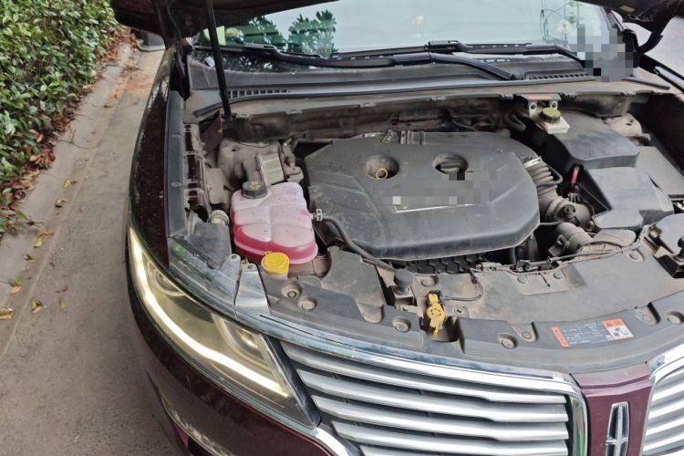 Used Lincoln MKC 2014 2.0T Two-Wheel-Drive Luxury Edition Engine Bay Right