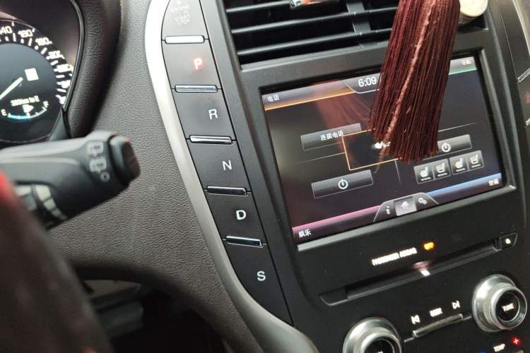 Used Lincoln MKC 2014 2.0T Two-Wheel-Drive Luxury Edition Gear Lever