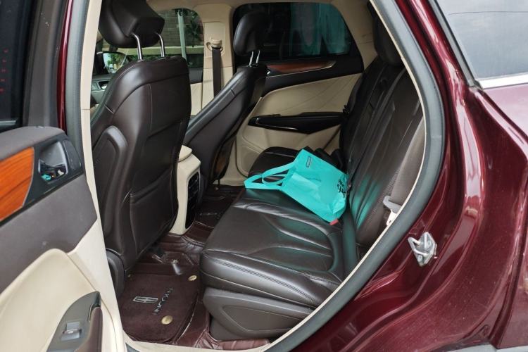 Used Lincoln MKC 2014 2.0T Two-Wheel-Drive Luxury Edition Left Rear Seat