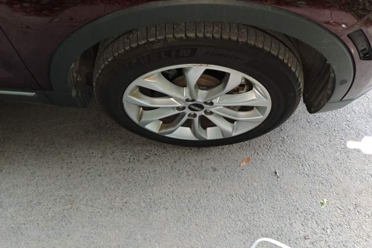 Used Lincoln MKC 2014 2.0T Two-Wheel-Drive Luxury Edition Right Front Wheel Hub