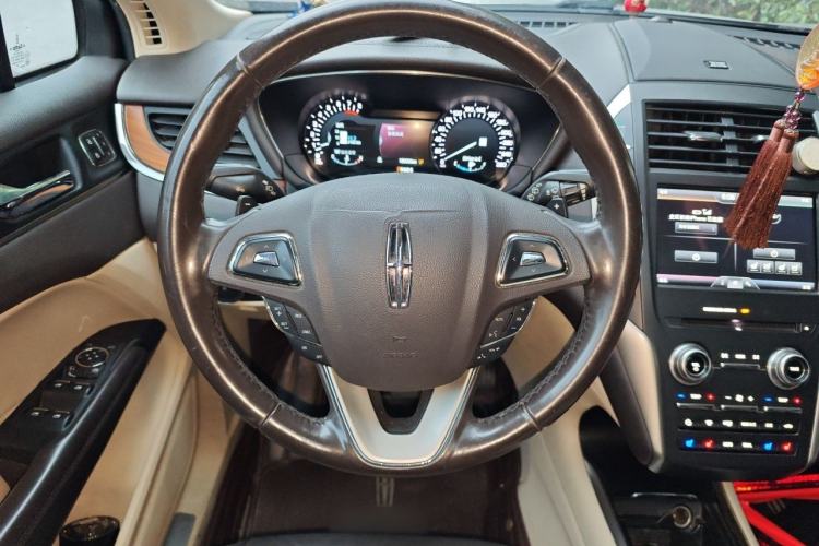 Used Lincoln MKC 2014 2.0T Two-Wheel-Drive Luxury Edition Steering Wheel