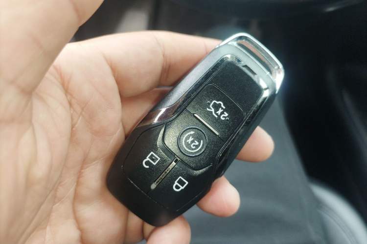 Used Lincoln MKC 2014 2.0T Four-Wheel Drive Luxury Edition Audio And AC Panel