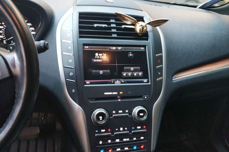 Used Lincoln MKC 2014 2.0T Two-Wheel-Drive Luxury Edition Audio And AC Panel