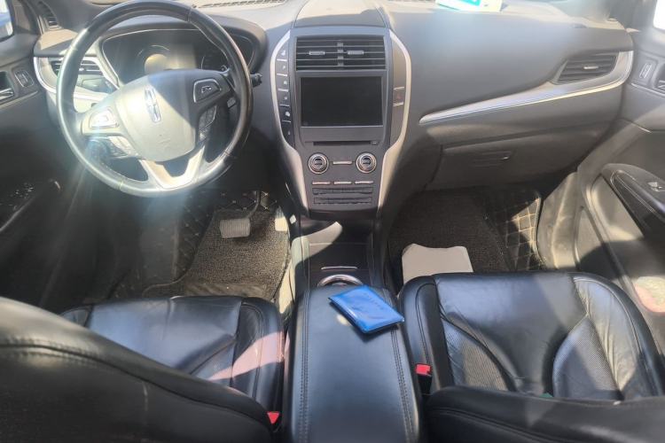 Used Lincoln MKC 2014 2.0T Two-Wheel Drive Deluxe Edition Center Console