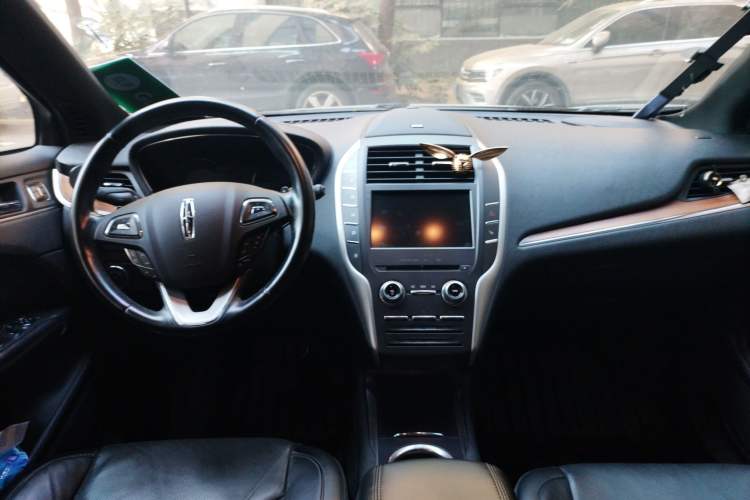 Used Lincoln MKC 2014 2.0T Two-Wheel-Drive Luxury Edition Center Console
