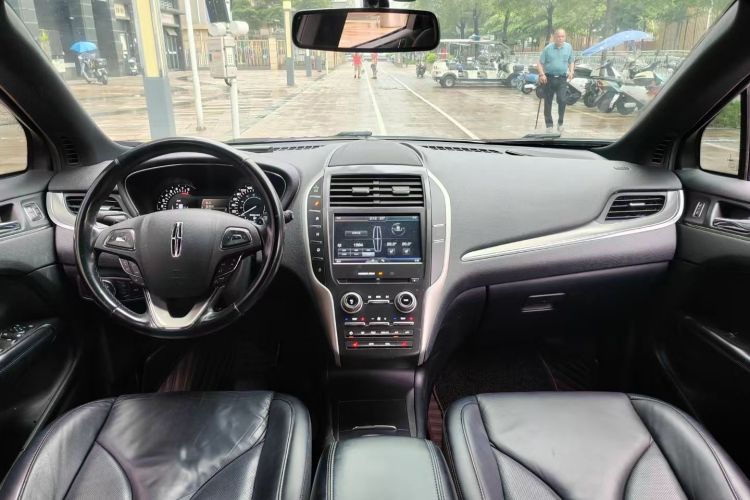 Used Lincoln MKC 2014 2.0T Two-Wheel Drive Deluxe Edition Center Console