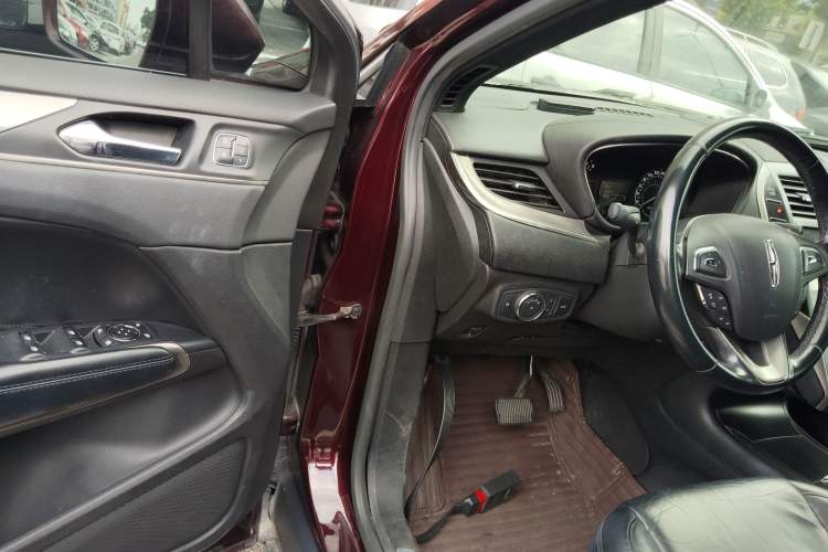Used Lincoln MKC 2014 2.0T Two-Wheel Drive Deluxe Edition Driver Seat