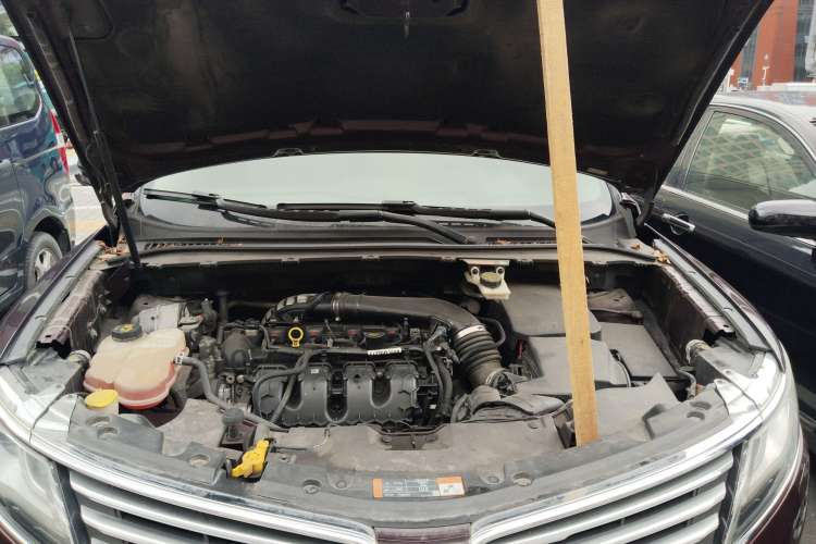 Used Lincoln MKC 2014 2.0T Two-Wheel Drive Deluxe Edition Engine Bay