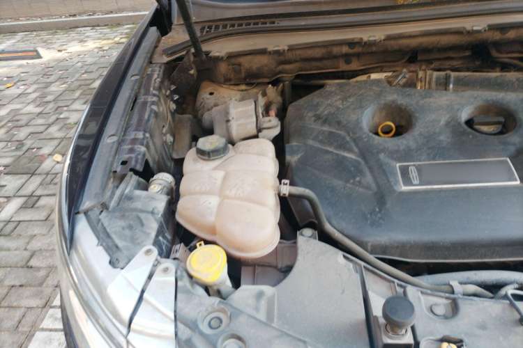 Used Lincoln MKC 2014 2.0T Two-Wheel-Drive Luxury Edition Engine Bay Right