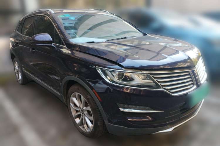 Used Lincoln MKC 2014 2.0T Two-Wheel-Drive Luxury Edition Front Right 45 Deg