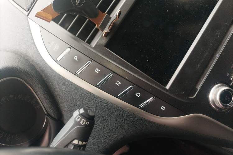 Used Lincoln MKC 2014 2.0T Four-Wheel Drive Luxury Edition Gear Lever