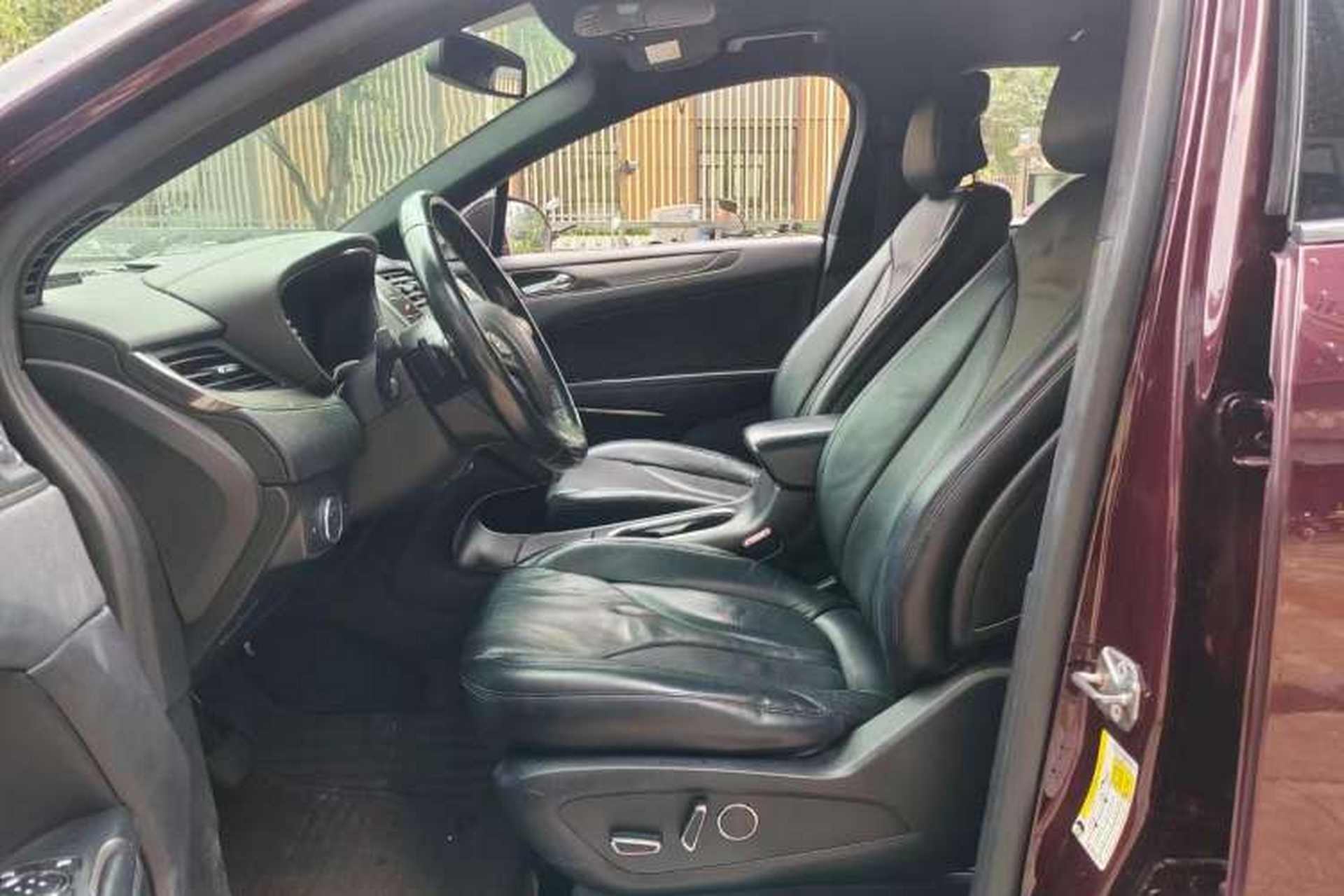 Used Lincoln MKC 2014 2.0T Two-Wheel Drive Deluxe Edition Left Front Seat