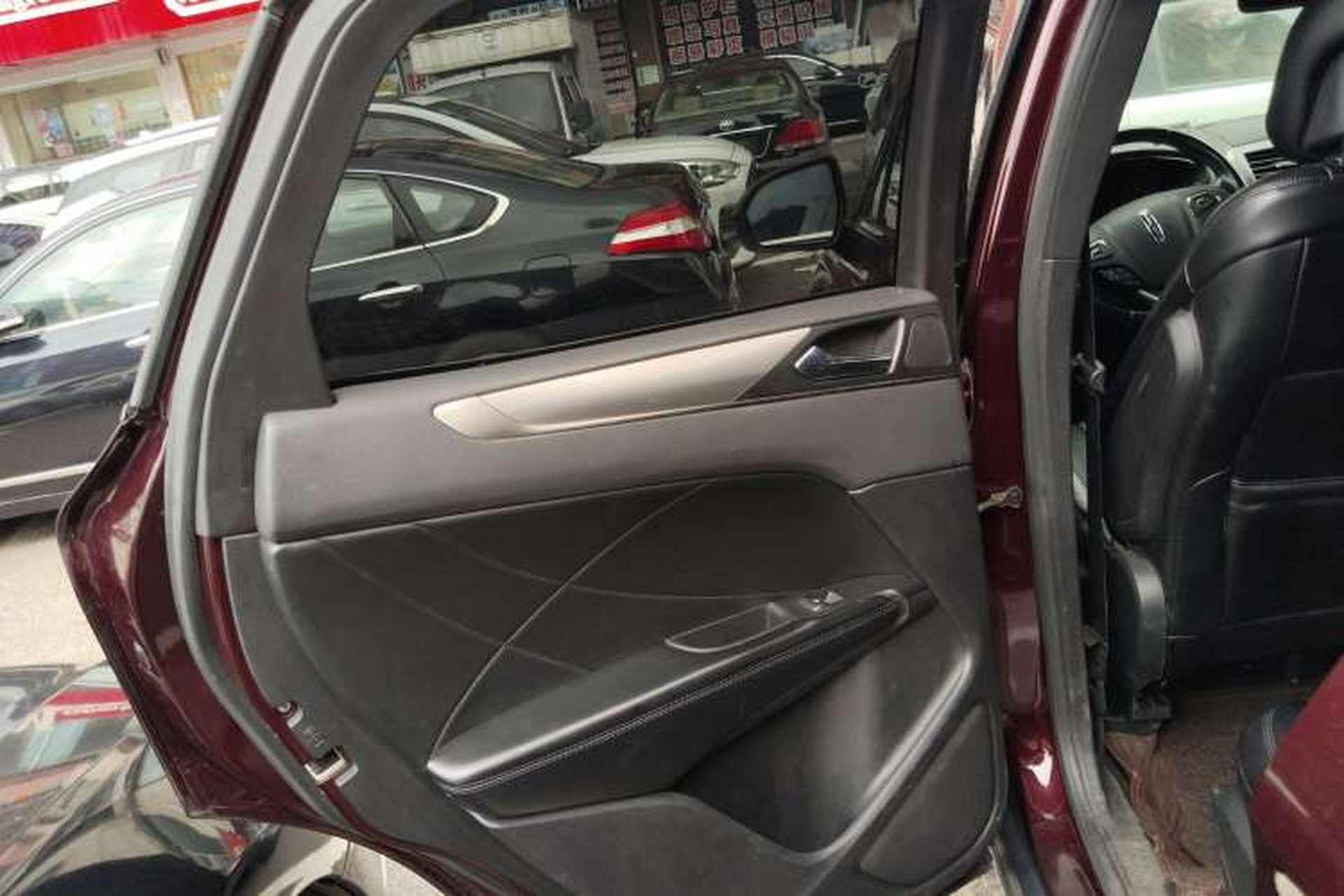Used Lincoln MKC 2014 2.0T Two-Wheel Drive Deluxe Edition Left Rear Door Interior