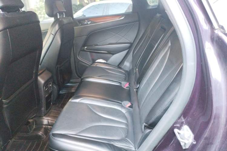 Used Lincoln MKC 2014 2.0T Two-Wheel-Drive Luxury Edition Left Rear Seat