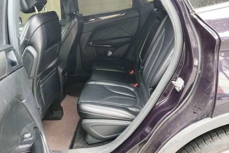 Used Lincoln MKC 2014 2.0T Two-Wheel Drive Deluxe Edition Left Rear Seat